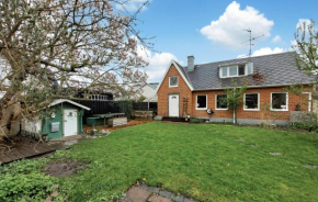 Awesome Home In Limhamn With Kitchen, Malmö